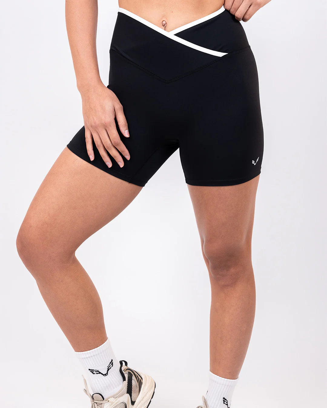 Sculpt V-Waist Performance Shorts - Bfeerce 1