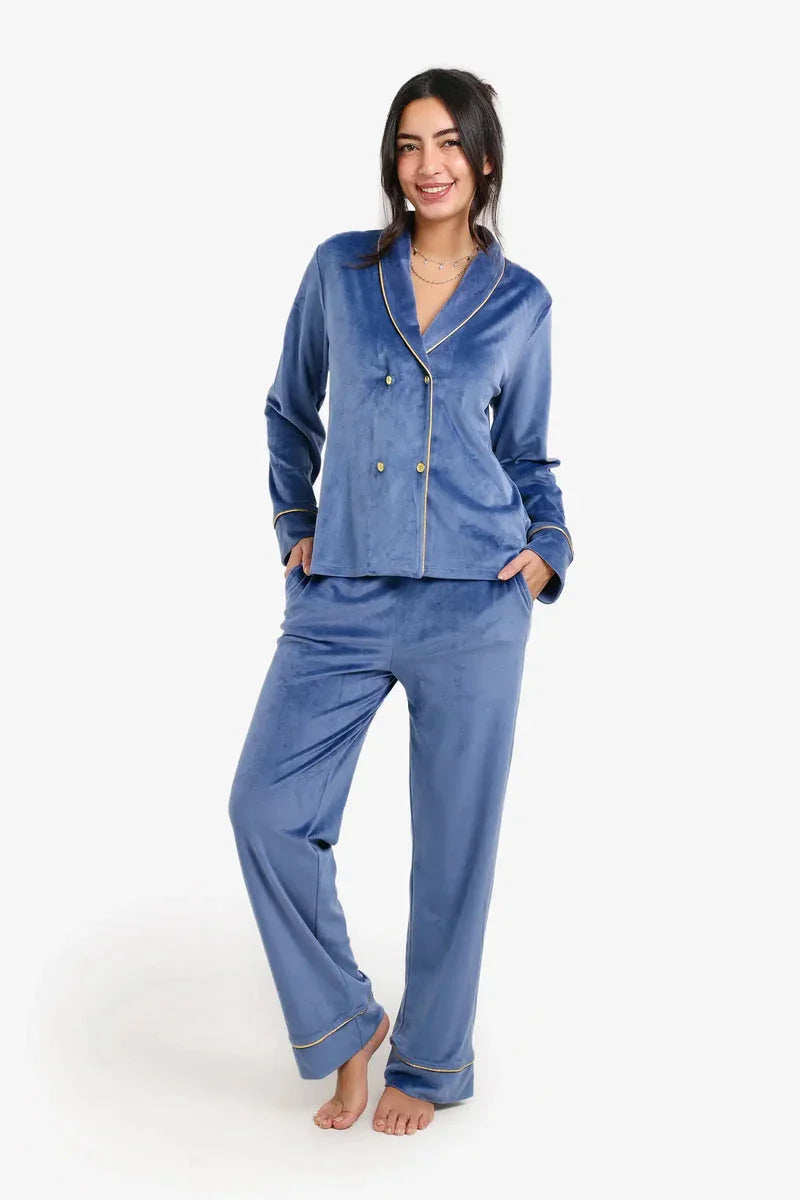 Carina - Double-Breasted Velvet Pyjama Set 3