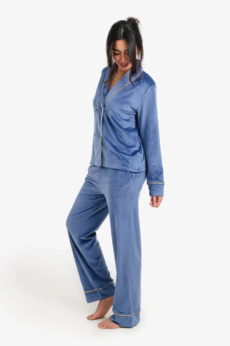 Carina - Double-Breasted Velvet Pyjama Set 9