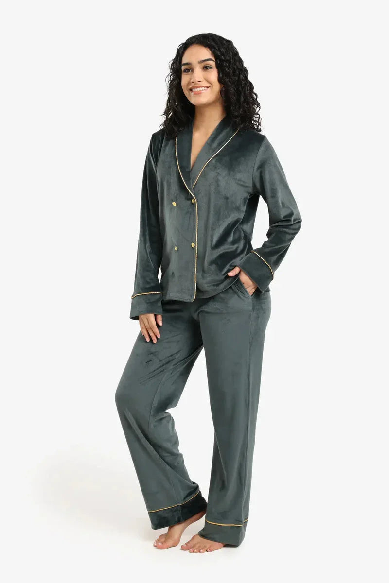 Carina - Double-Breasted Velvet Pyjama Set 8