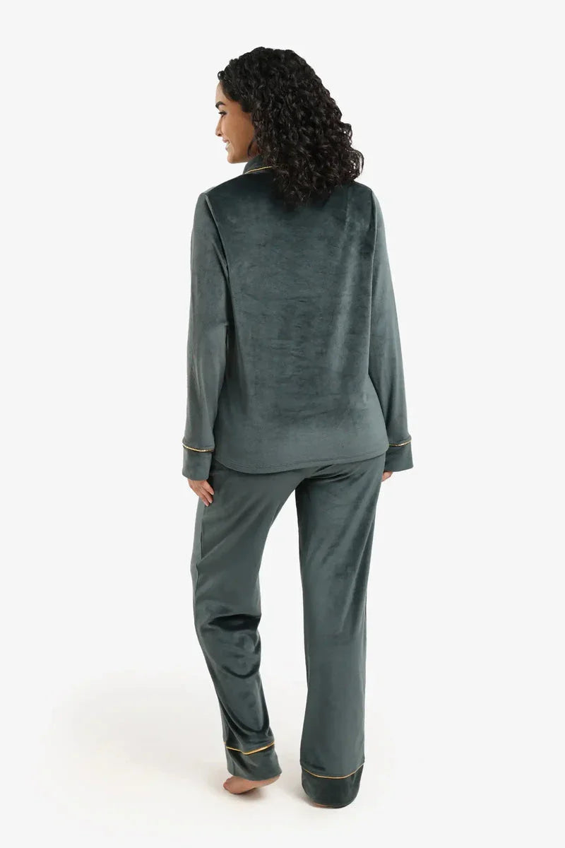 Carina - Double-Breasted Velvet Pyjama Set 12