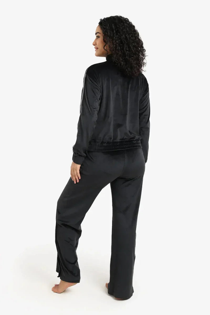 Carina - Velvet Straight-Cut Pyjama Set 7
