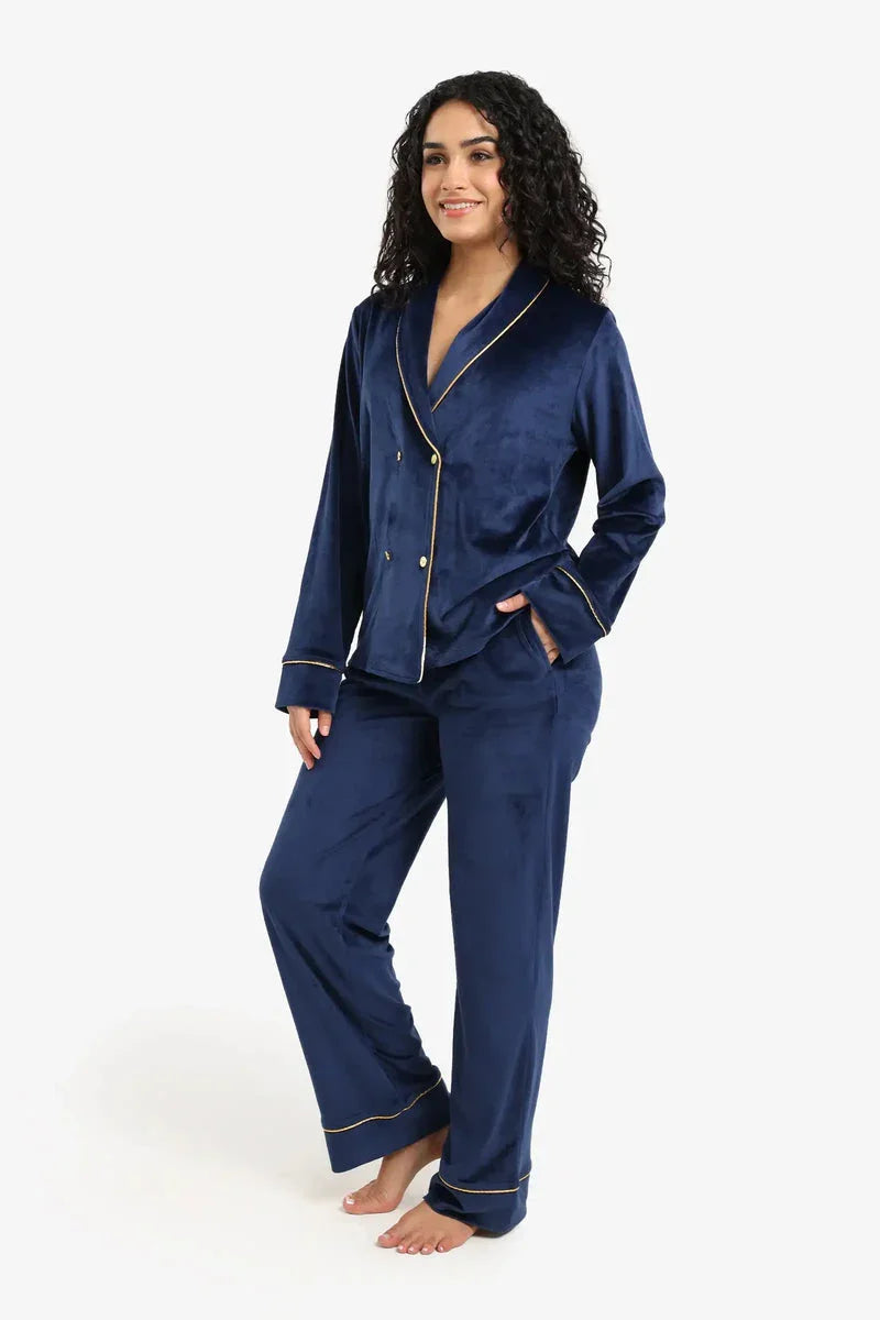 Carina - Double-Breasted Velvet Pyjama Set 7