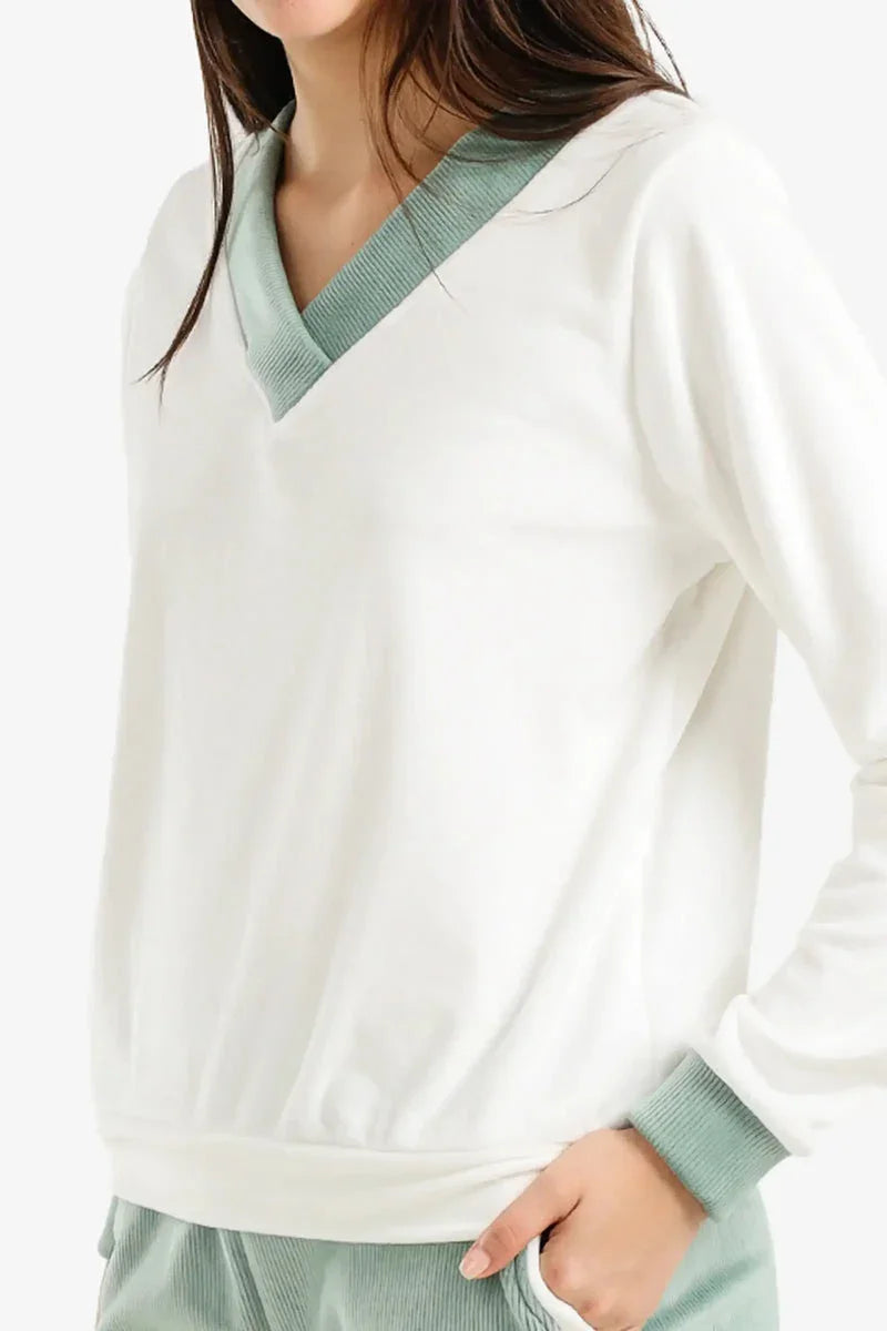 Carina - Velvet V-Neck Pyjama Set 9