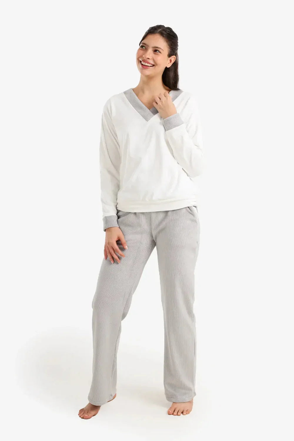 Carina - Velvet V-Neck Pyjama Set 1