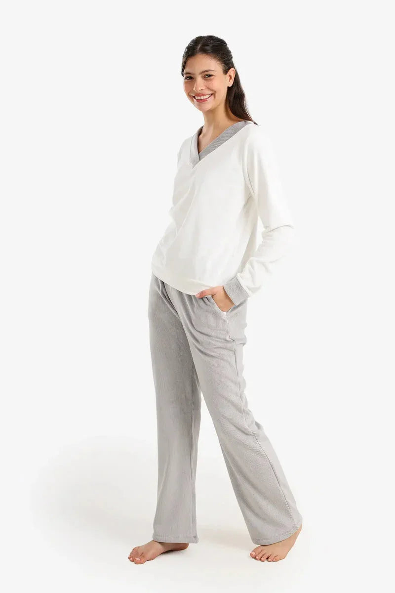 Carina - Velvet V-Neck Pyjama Set 4