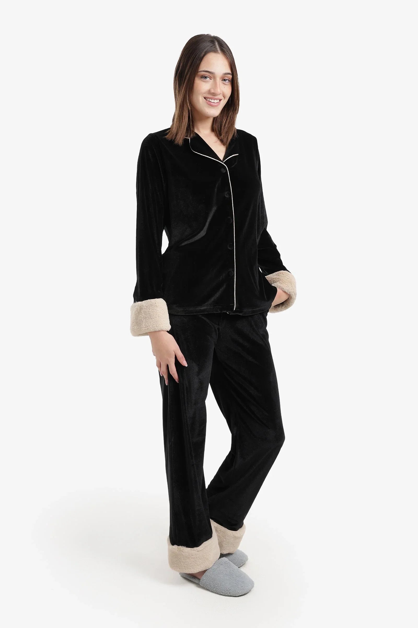 Carina - Velvet Button-Down Pyjama Set 24