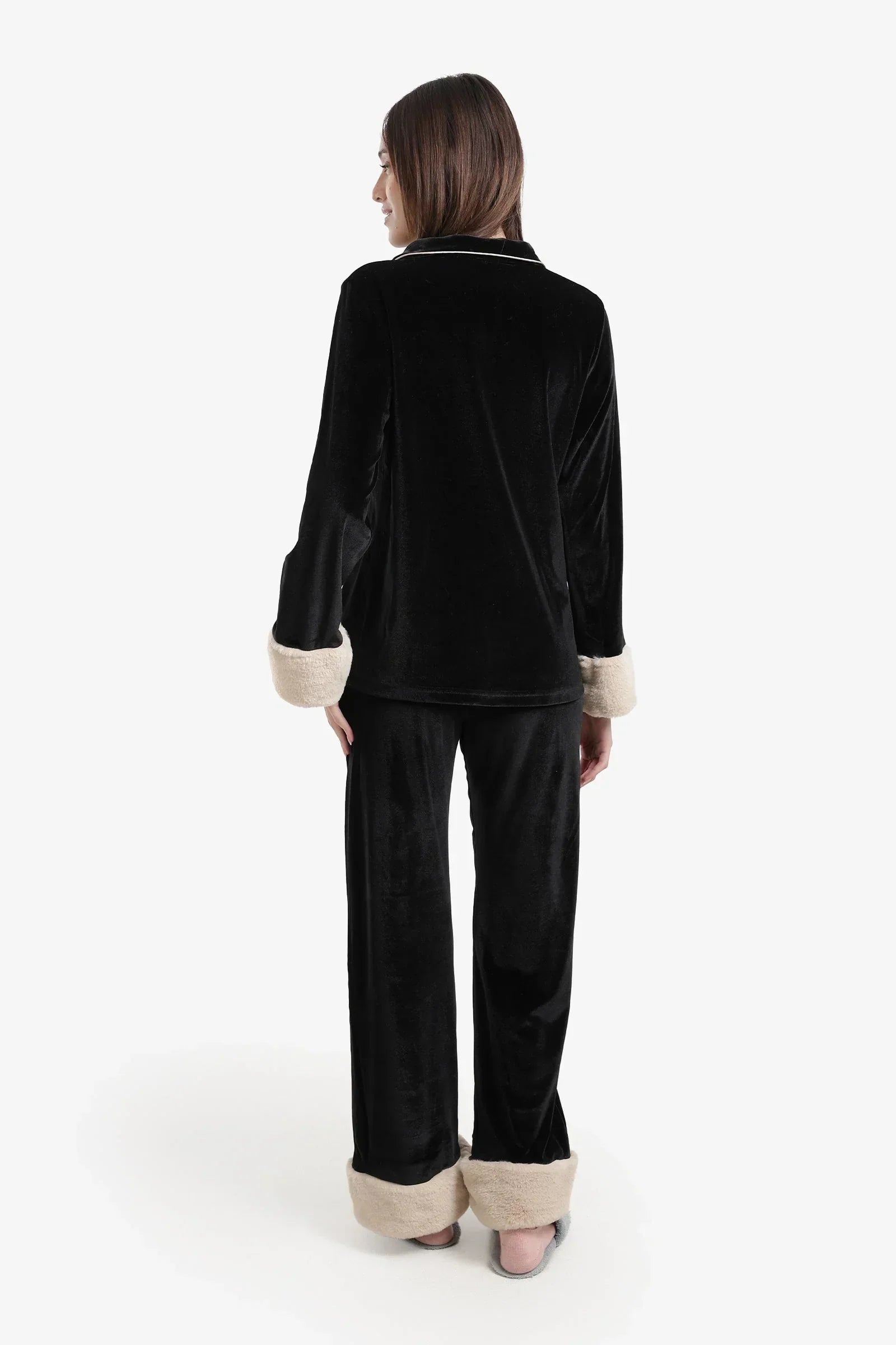Carina - Velvet Button-Down Pyjama Set 19