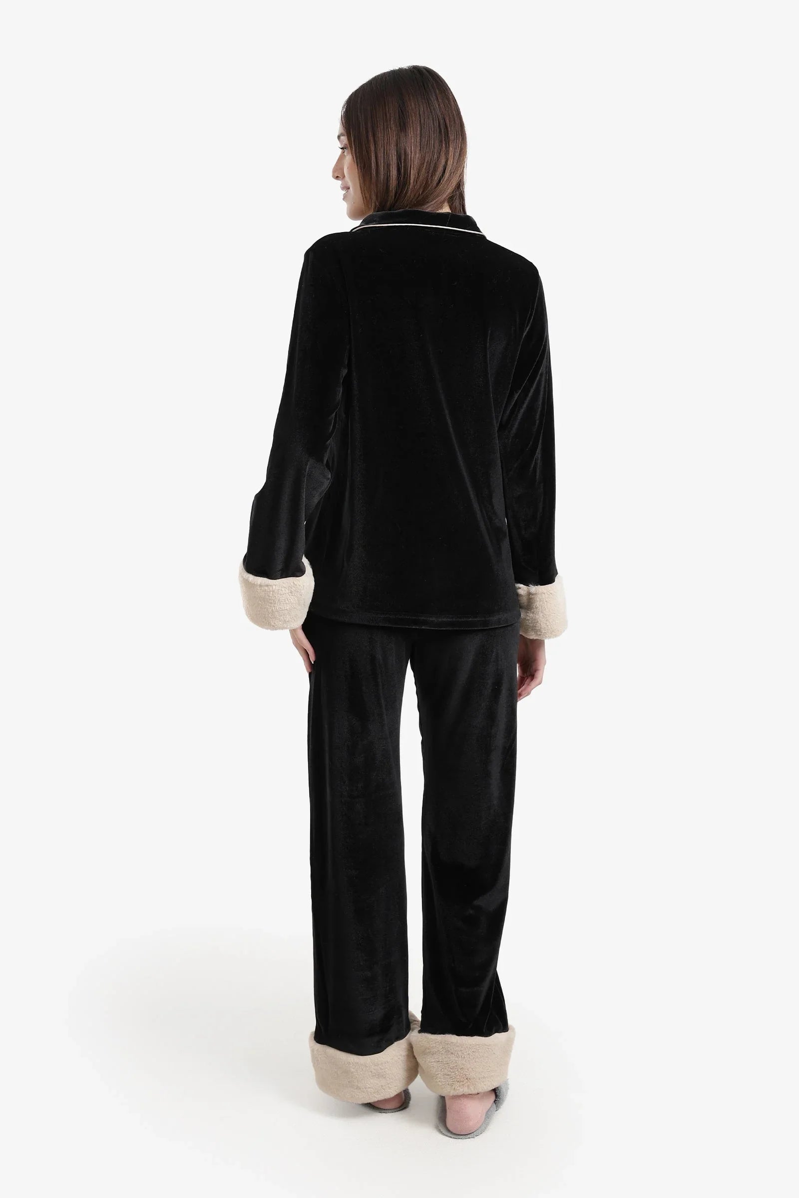 Carina - Velvet Button-Down Pyjama Set 19