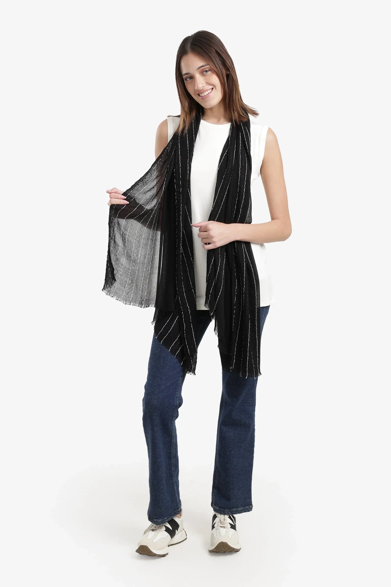 Carina - Striped Scarf with Fringed Edges 3