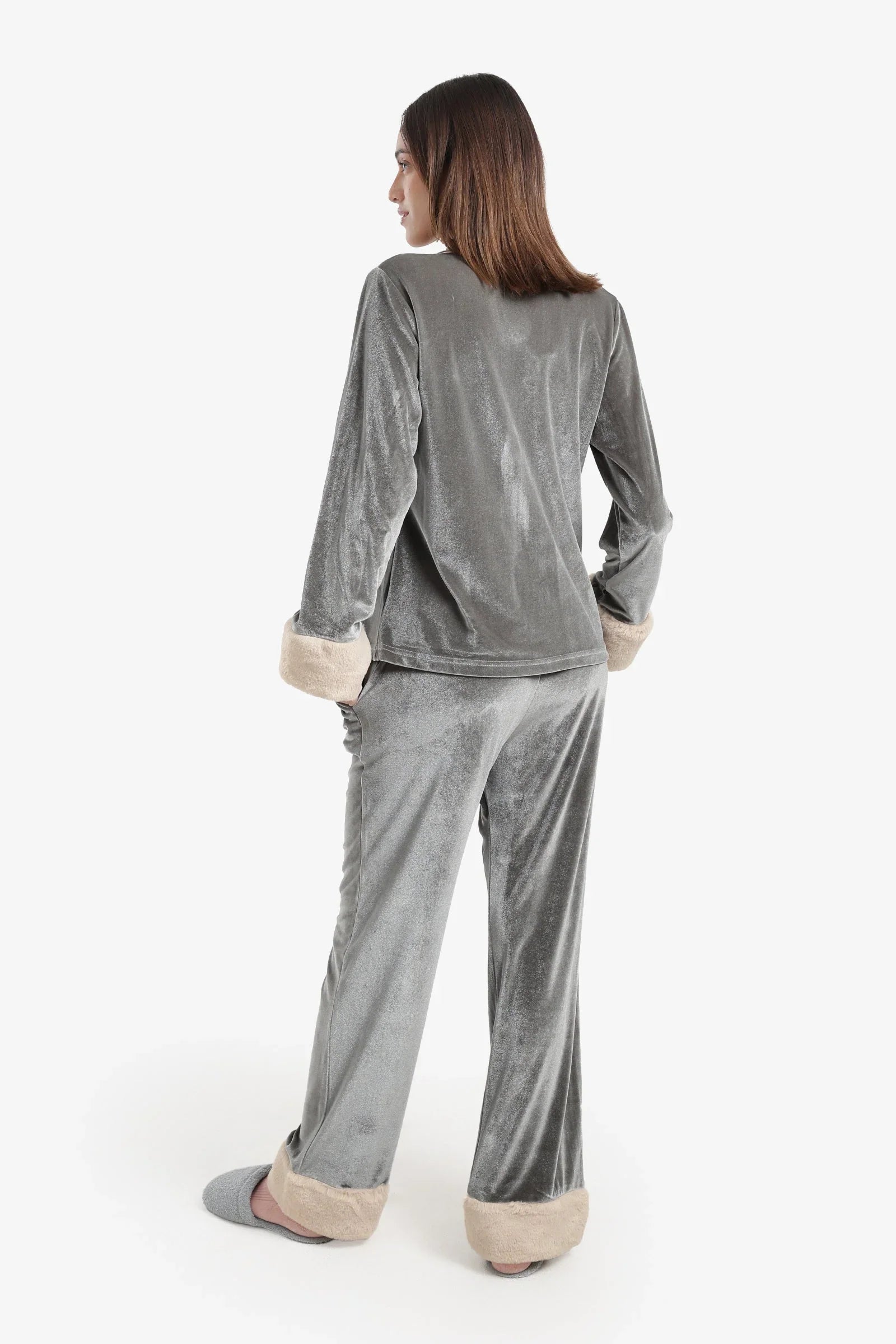Carina - Velvet Button-Down Pyjama Set 7