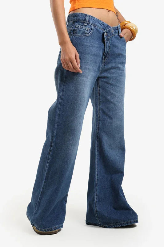 Carina - High-Rise Straight-Leg Jeans 3
