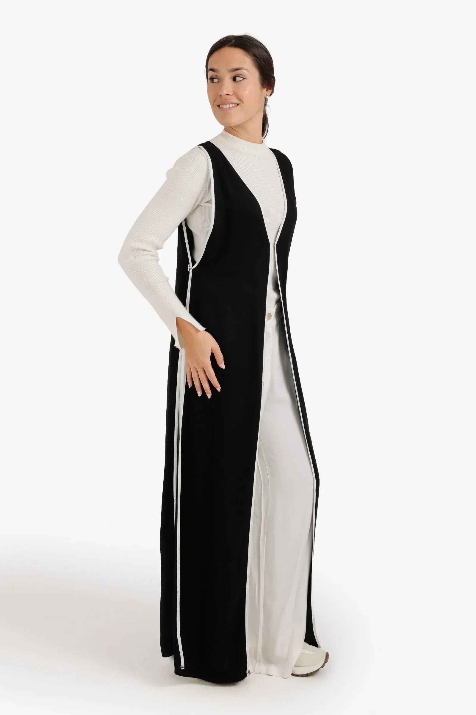 Clue - Sleeveless Long Vest 2