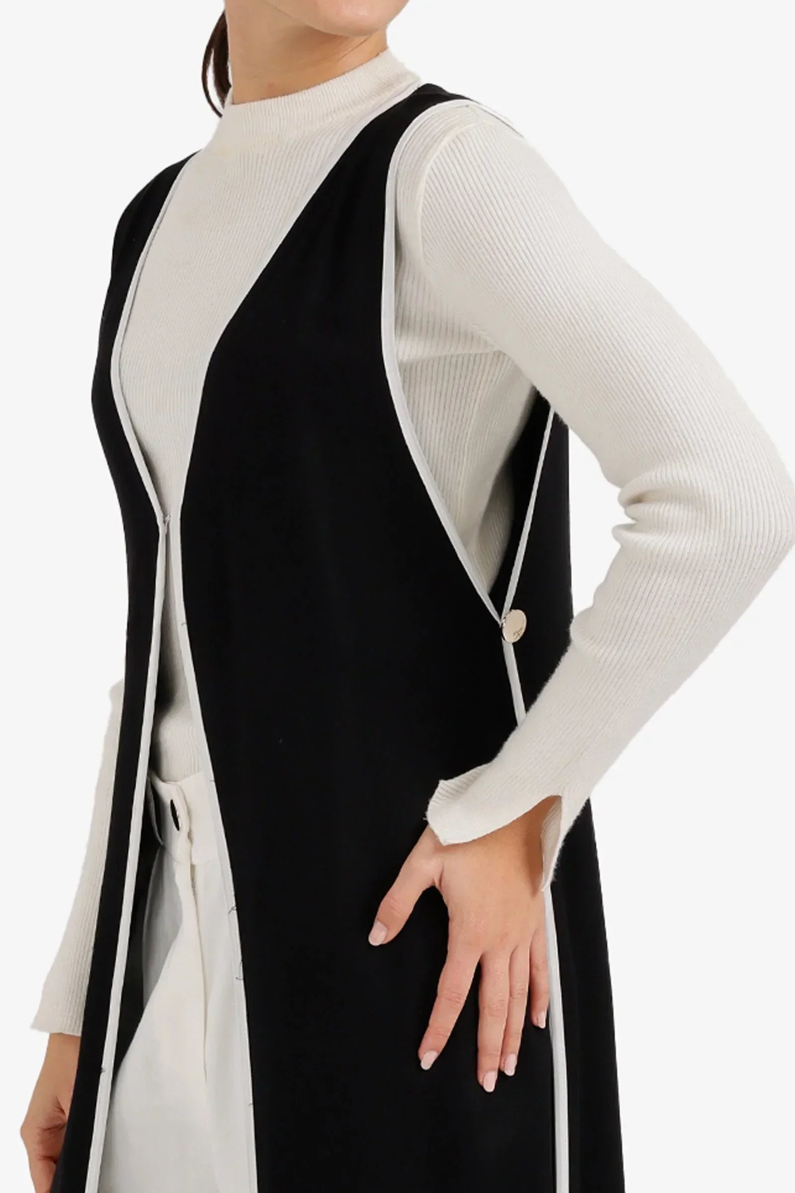 Clue - Sleeveless Long Vest 4