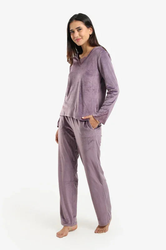 Carina - V-Neck with Lace Pyjama Set 7