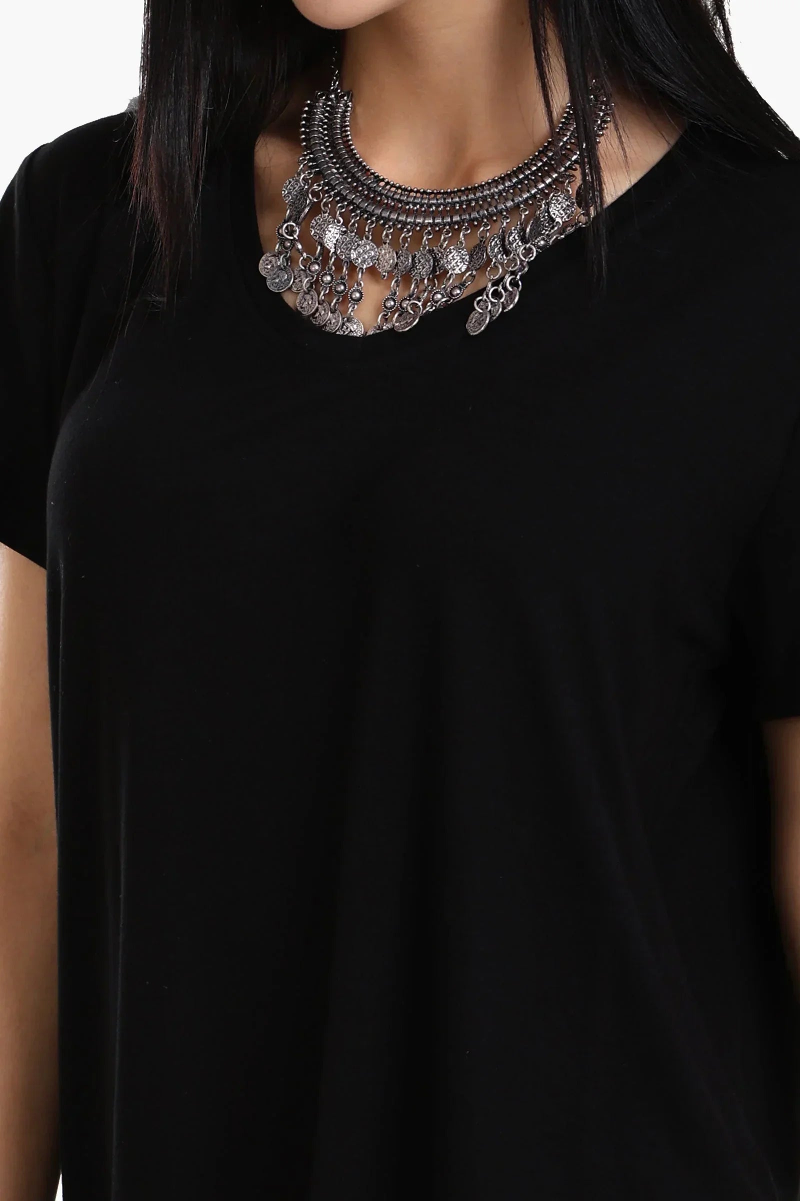 Clue - Essential V-Neck T-Shirt 4