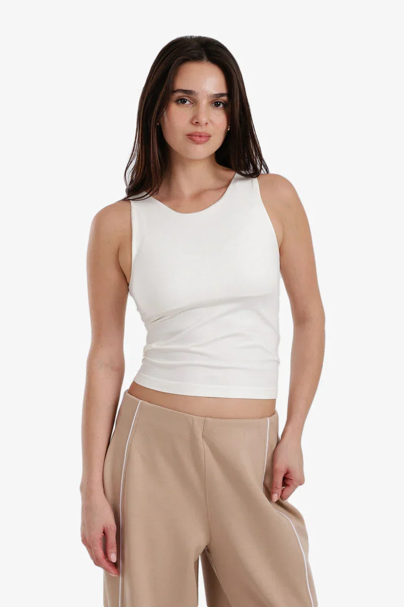 Carina - Cropped Slim Fit Top 6