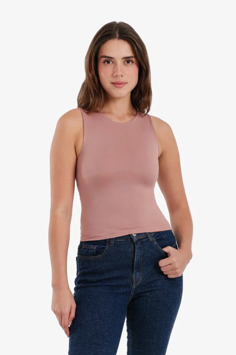 Carina - Cropped Slim Fit Top 11
