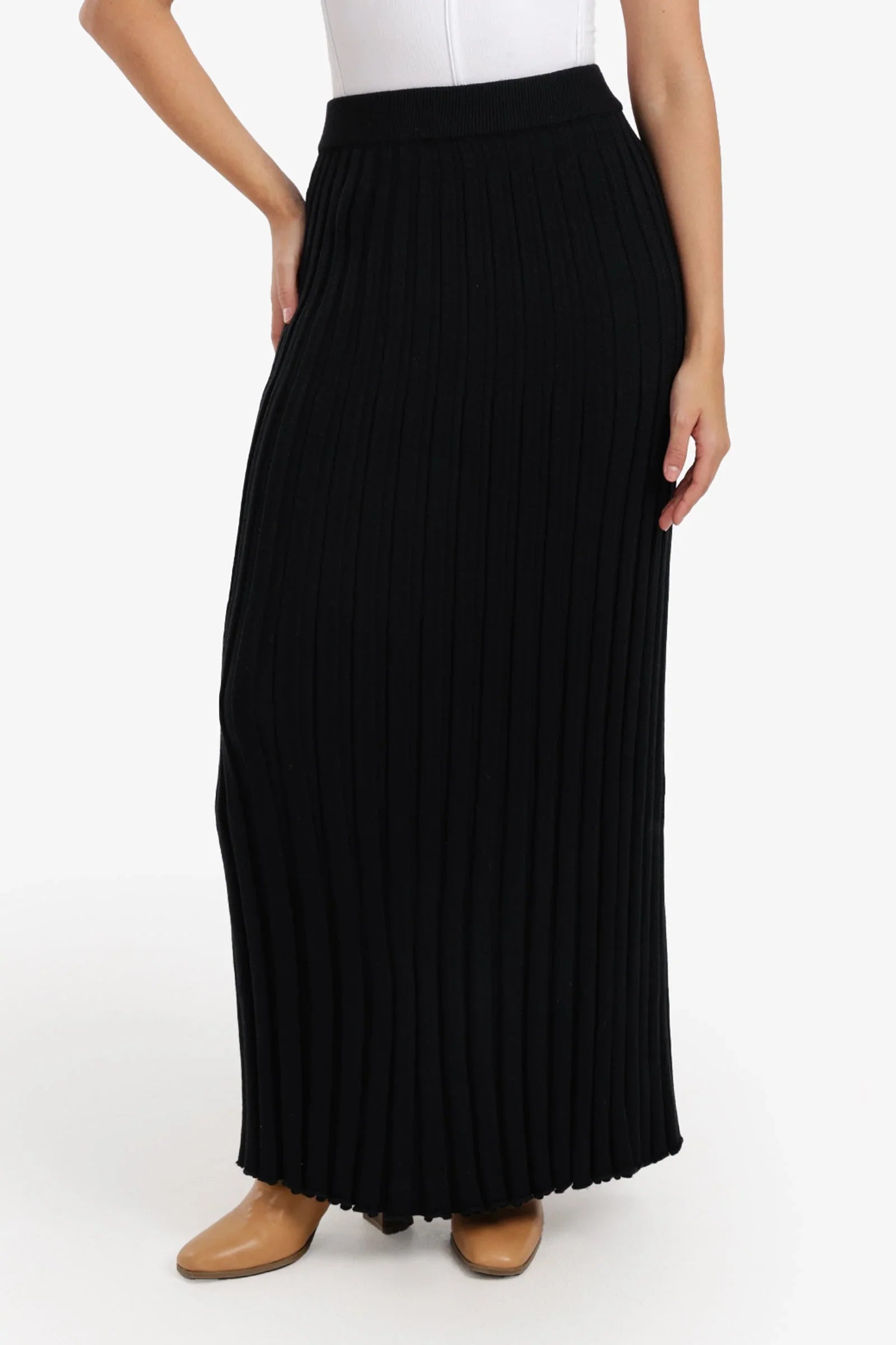 Ribbed Pencil Skirt - Clue - Babazzaro