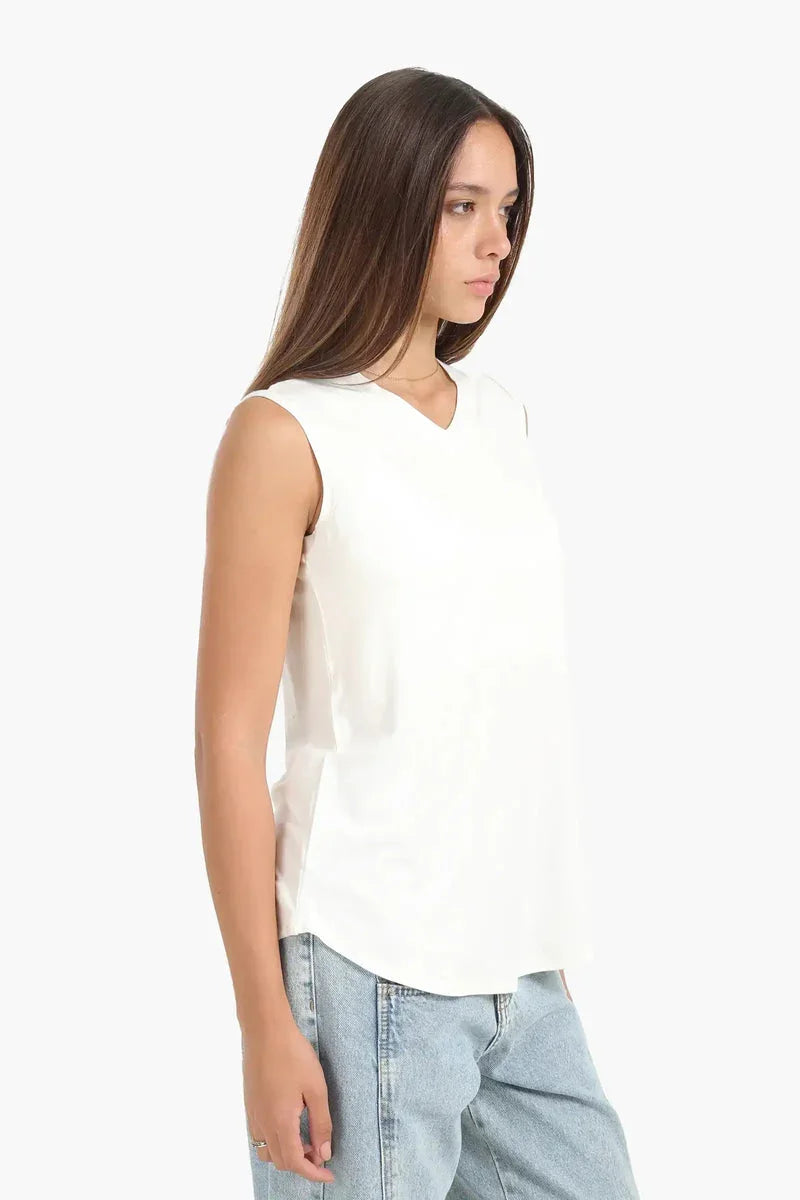 Carina - V-Neck Sleeveless T-Shirt 4