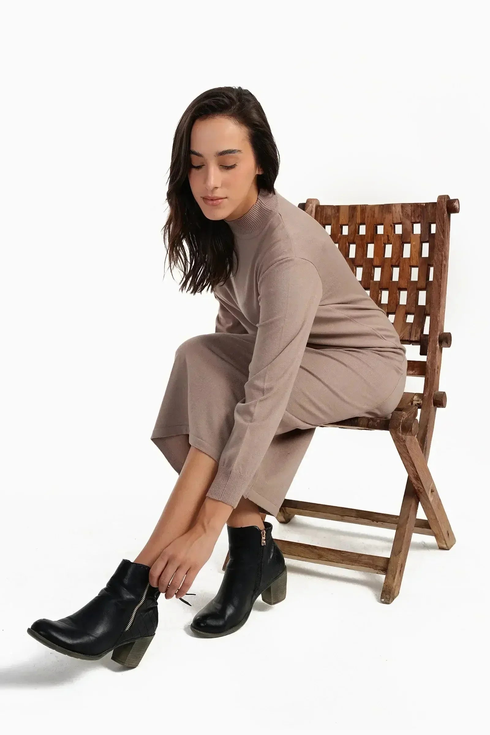 Carina - Ribbed High-Neck Dress 1
