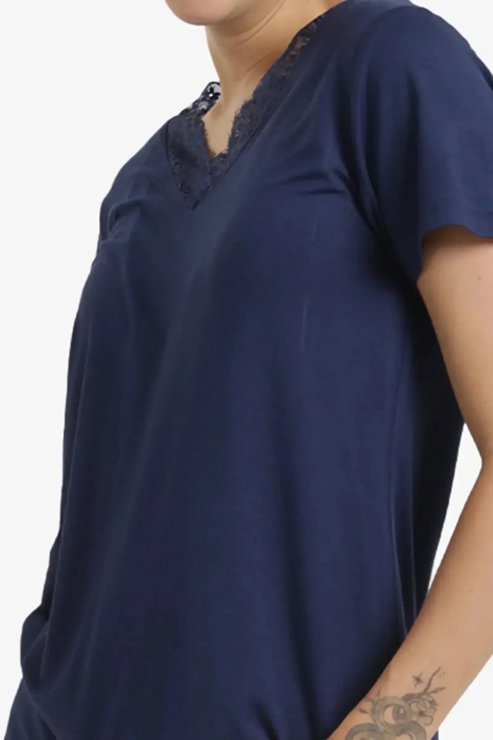 Carina - Pyjama Set with Lace Edges 12