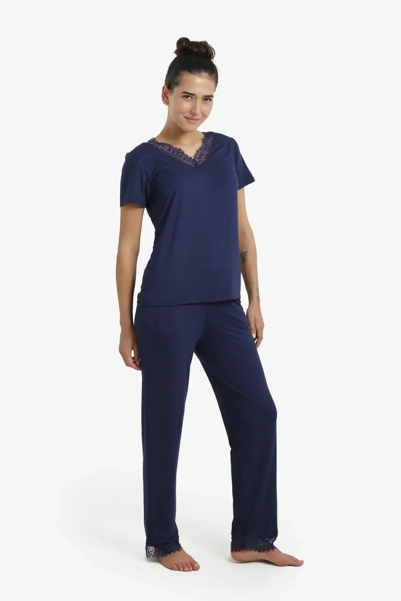 Carina - Pyjama Set with Lace Edges 32