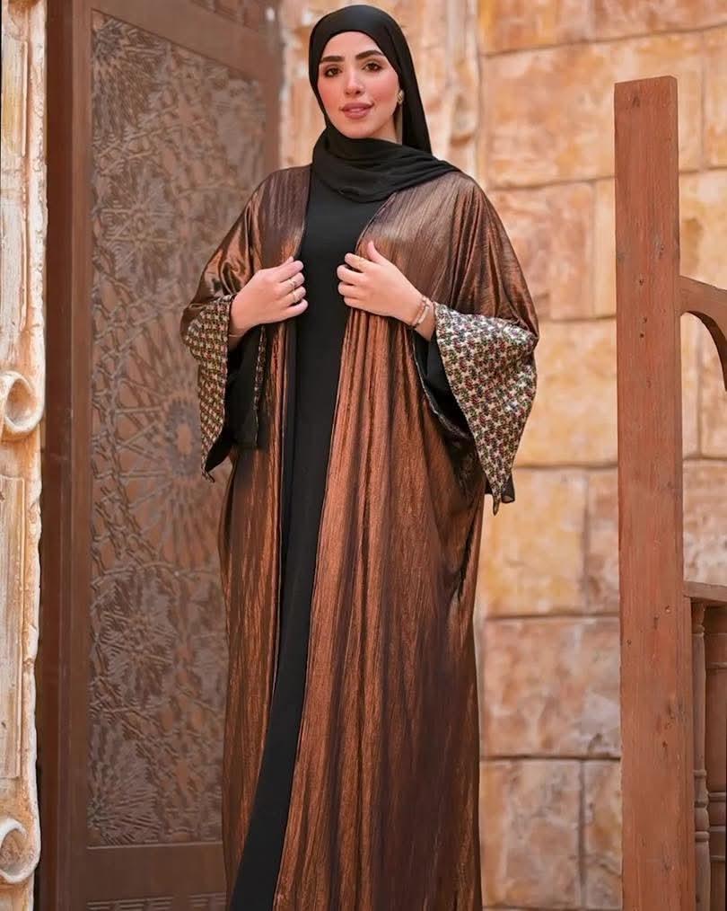 Mimme Boutiqe - Gold Silk Kaftan 3