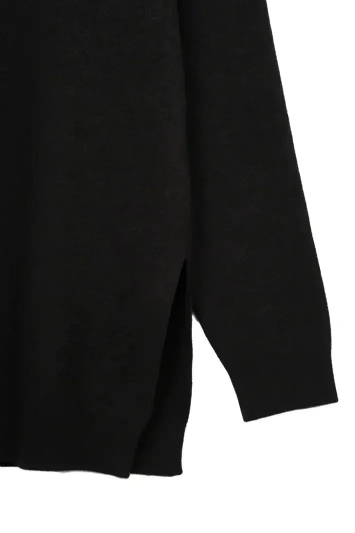 Relaxed Fit Side-Slit Pullover - Carina 18
