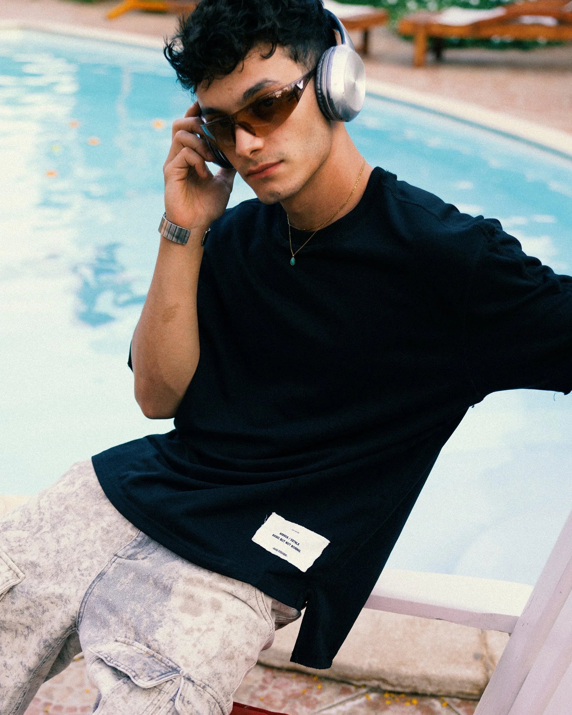 NAS Trends - Stitched Basic Unisex Oversized SS T-Shirt - Black 2