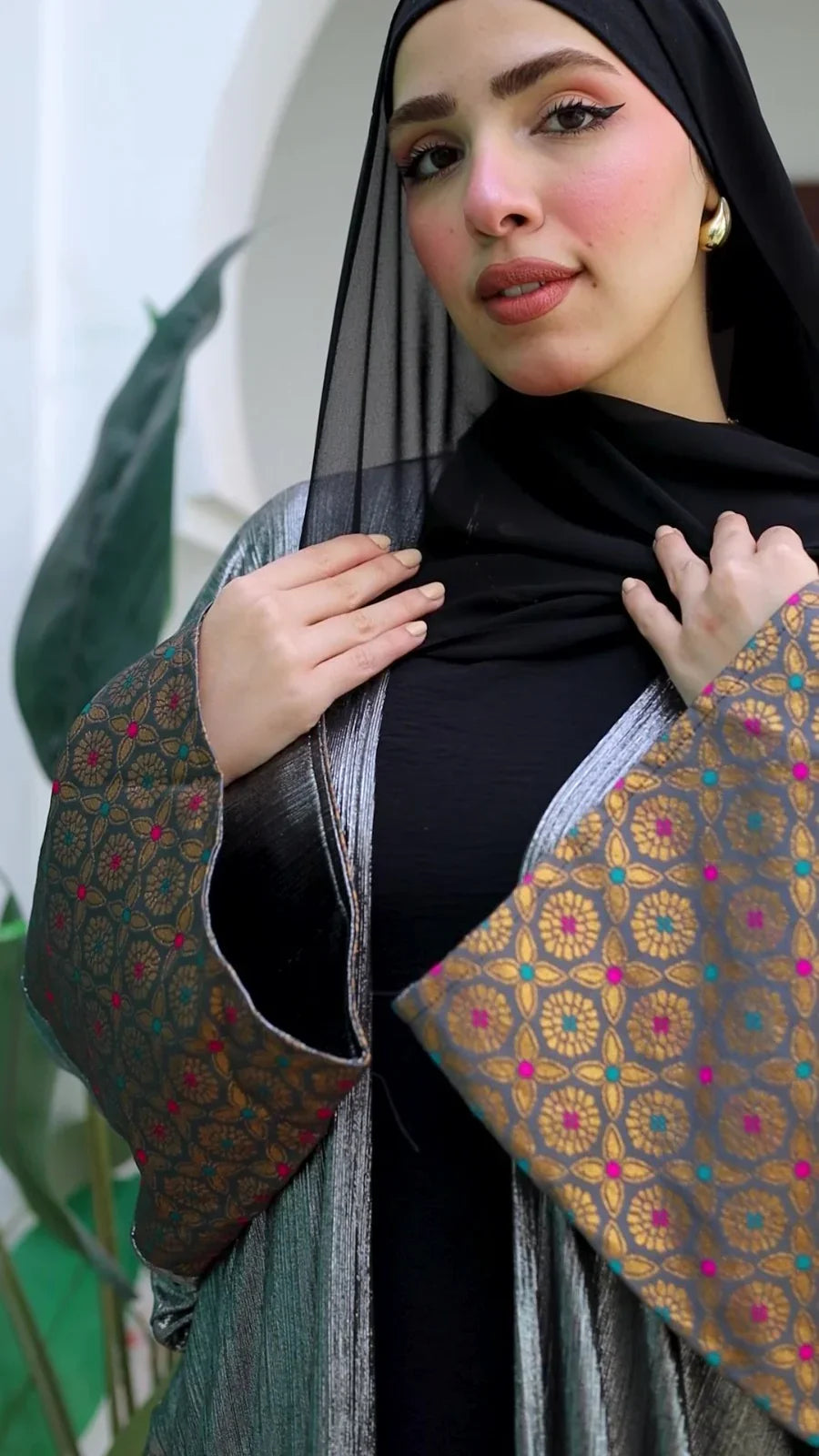 Mimme Boutiqe - Silver Silk Kaftan 1