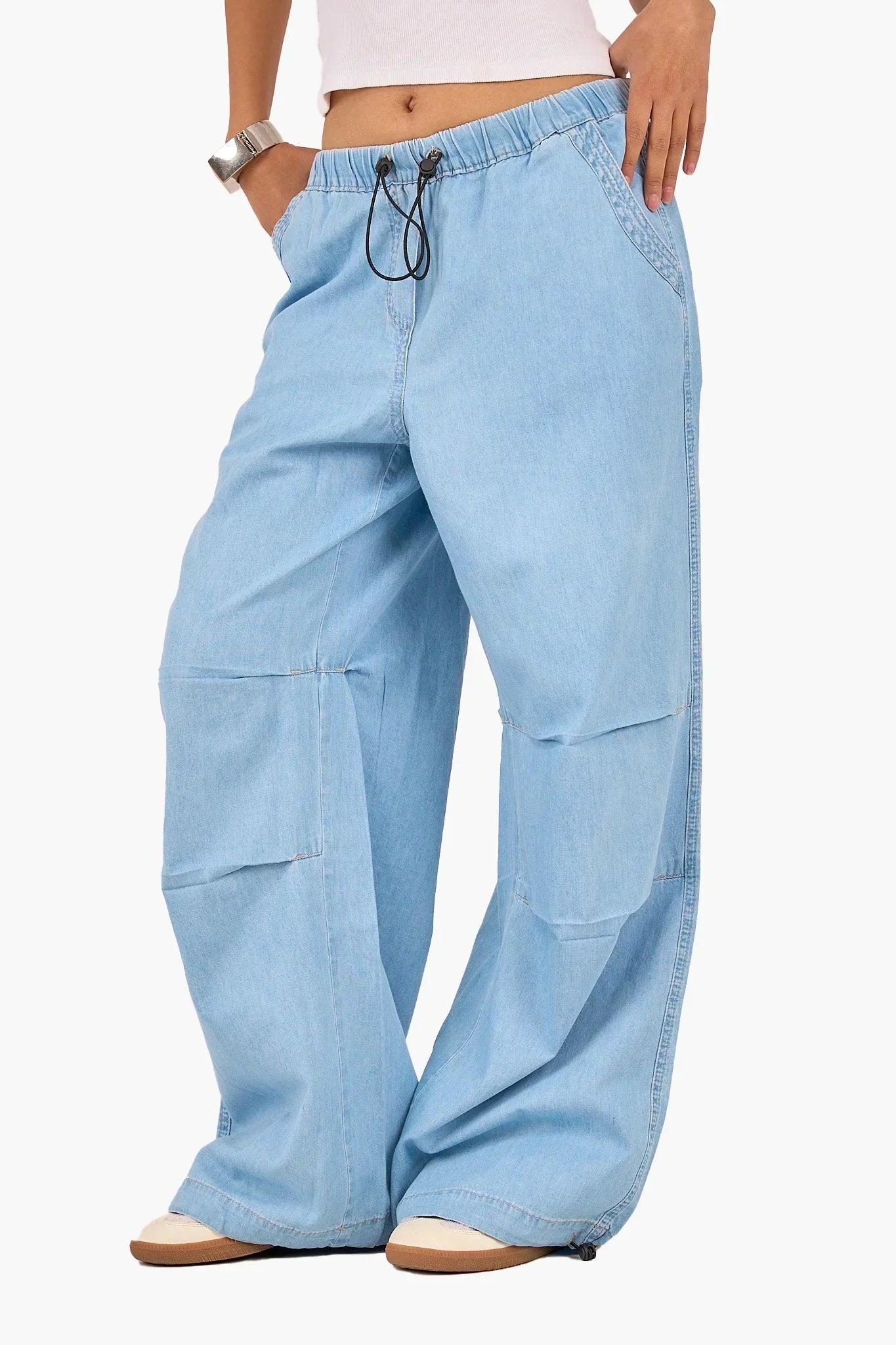 Clue - Relaxed Fit Drawstring Denim Pants 2