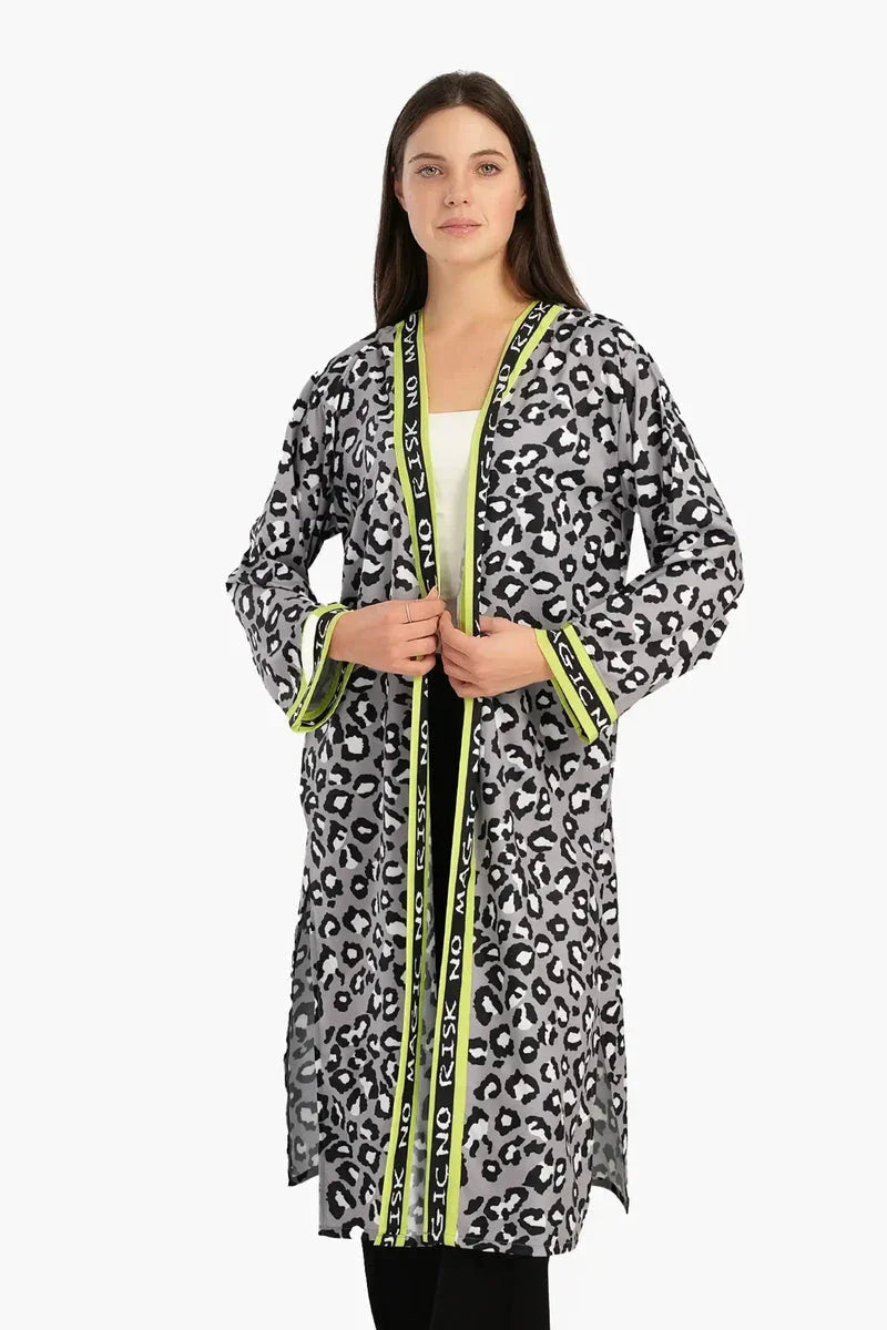 Carina - "No Risk No Magic" Kimono 3