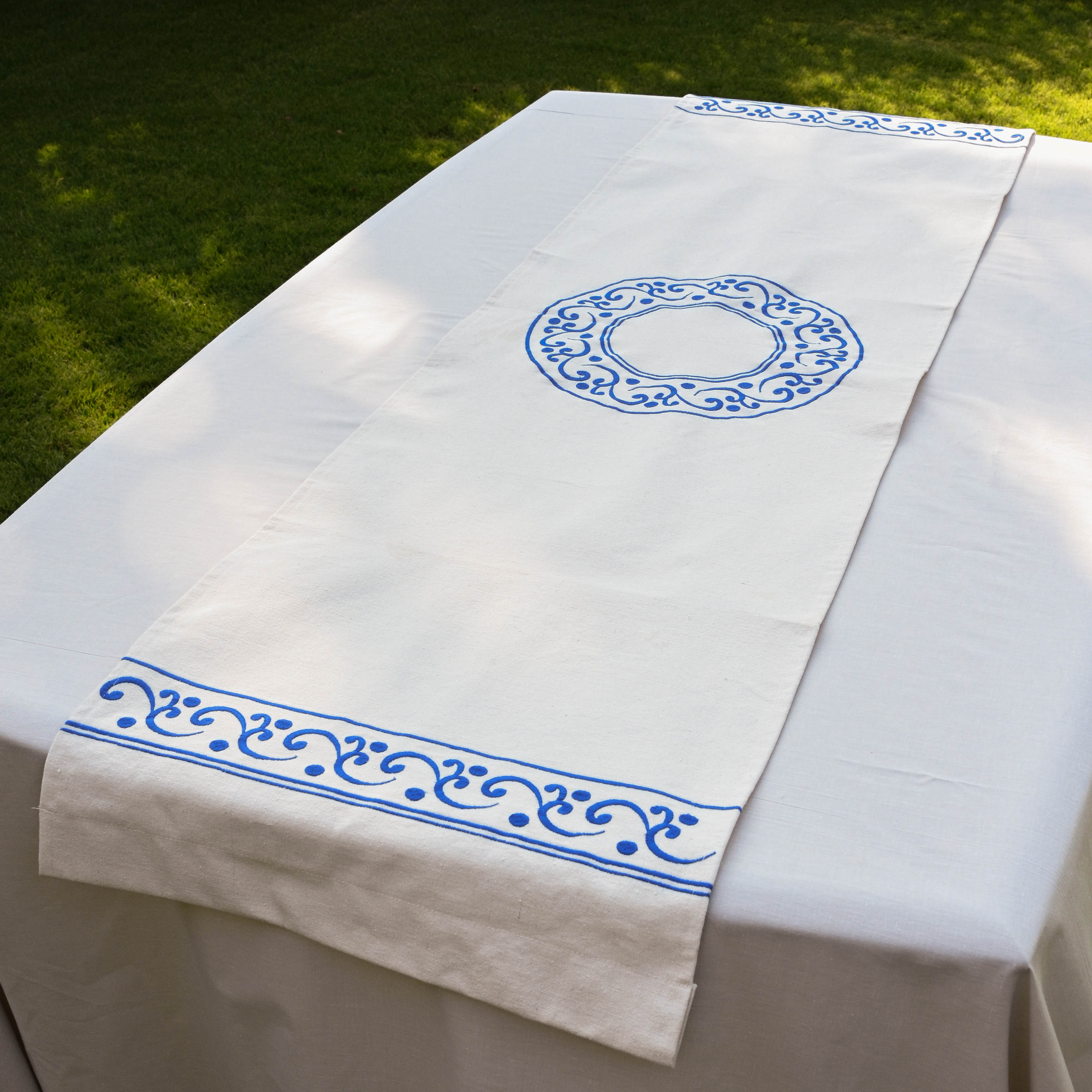 Royal Waves Table Runner - Ticas 1