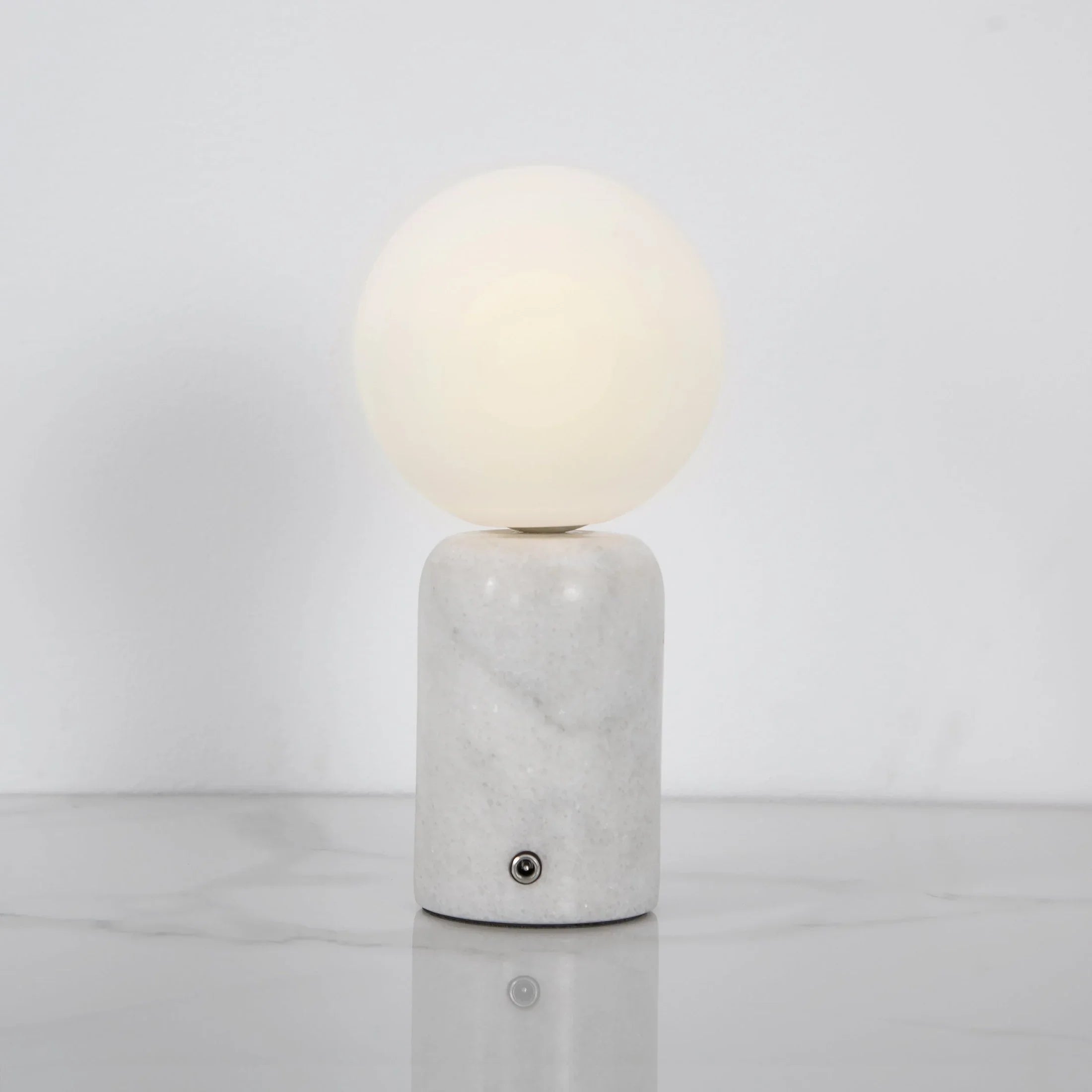 Egyvolt - The Nuuk Table Lamp | Carrara | Cordless - Rechargable 2