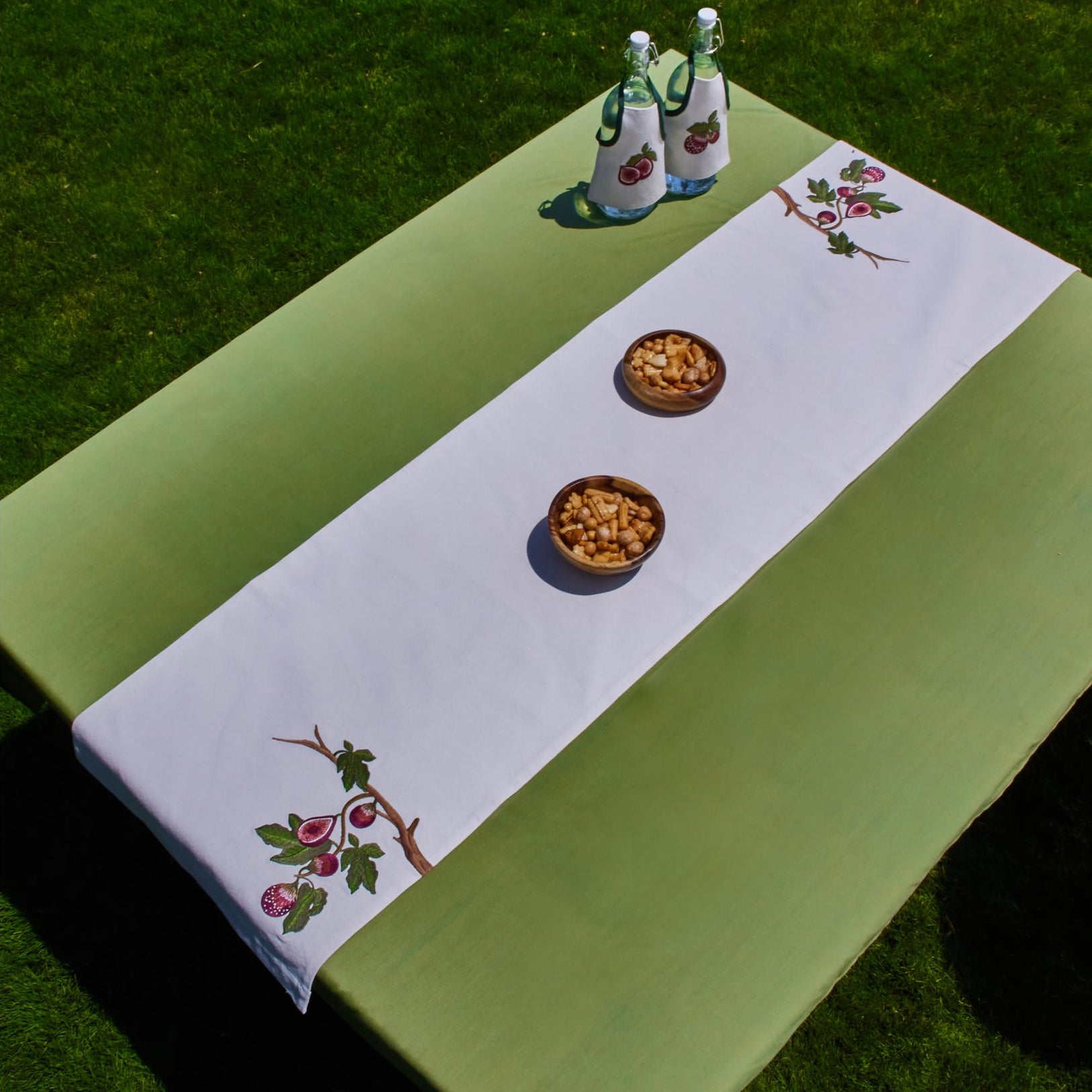 Fig Field Table Runner - Ticas