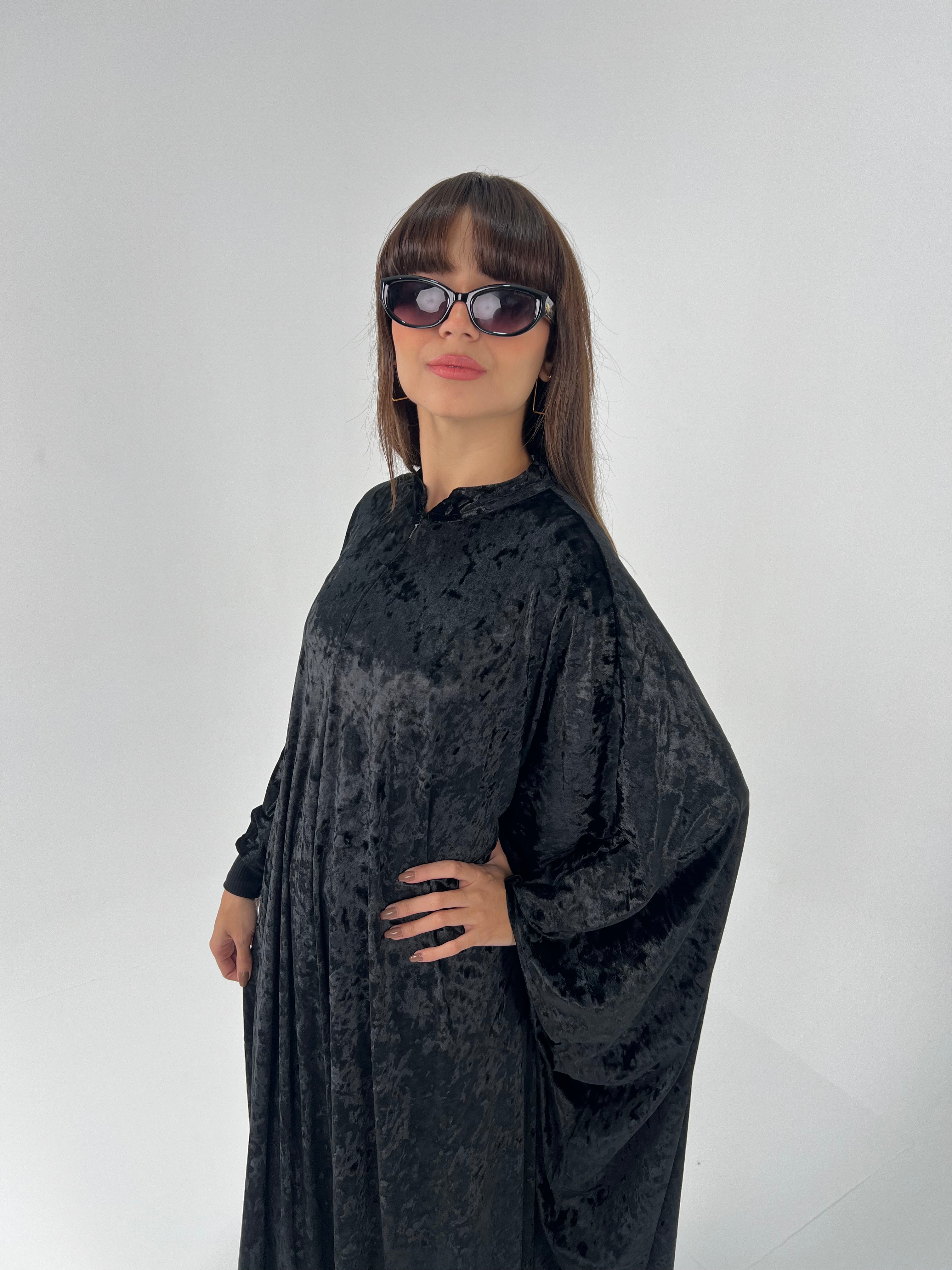 Urbantique - Black Velvet Abaya 3