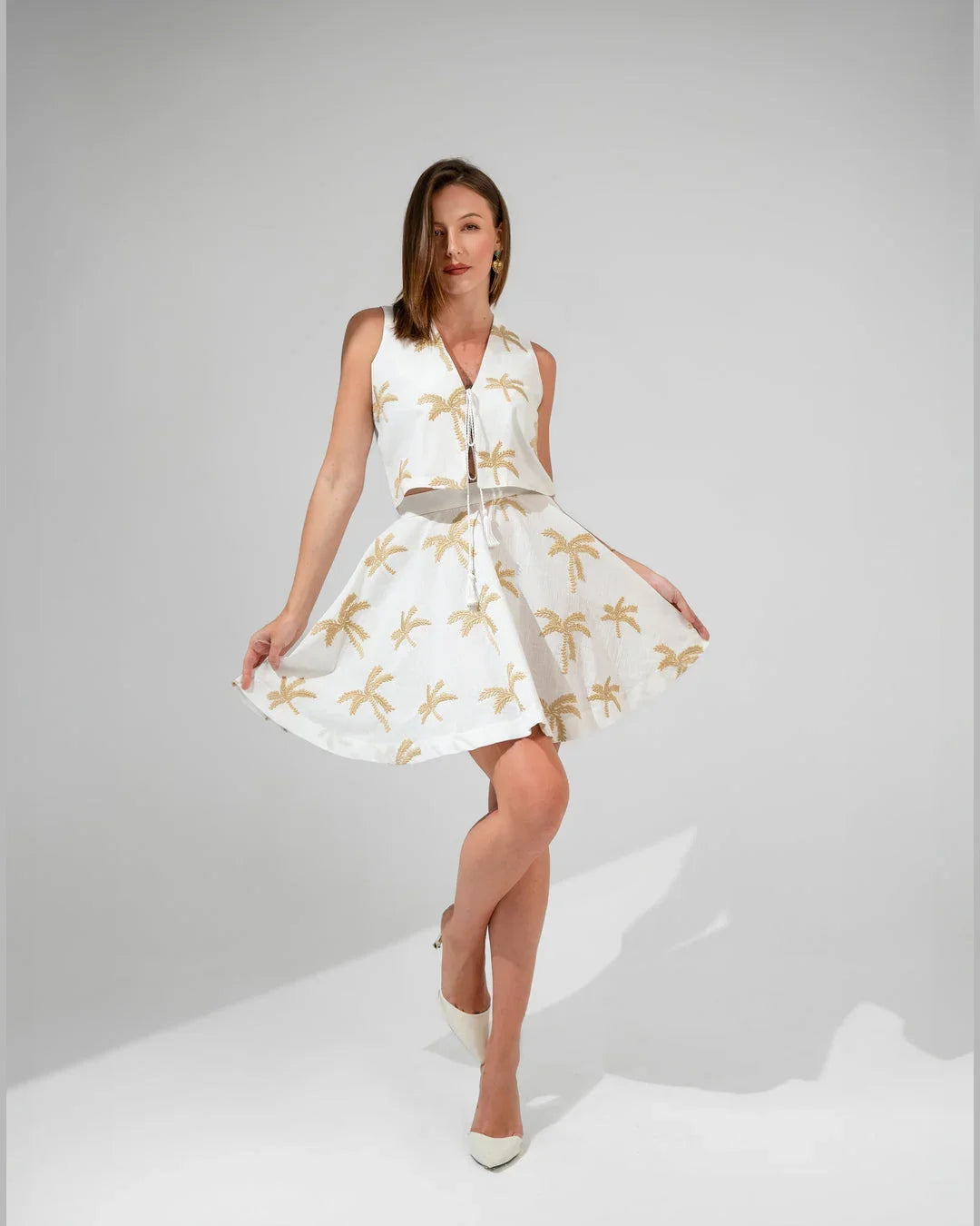 KC Shop - Embroidered White Short Linen Gilet 4