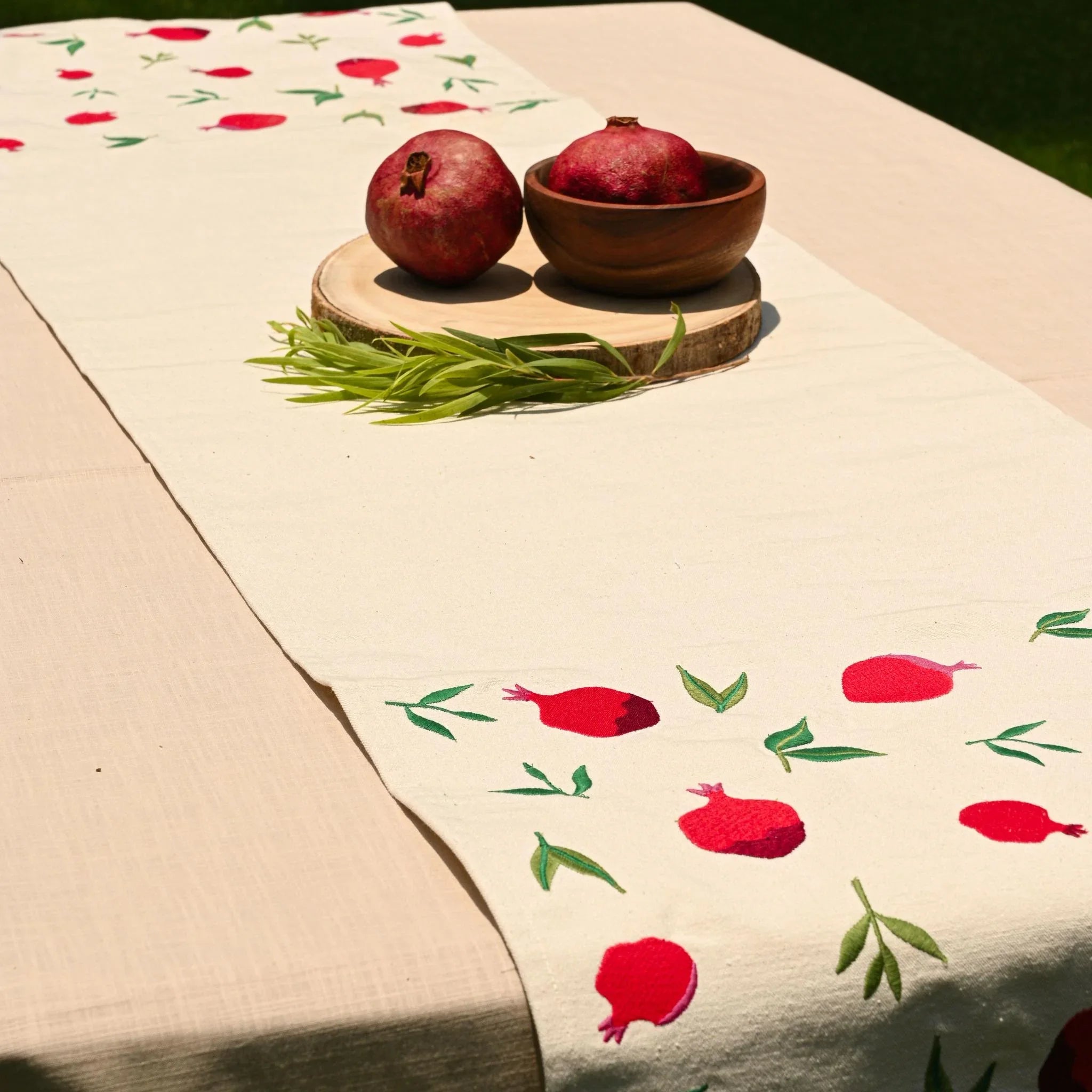Pomegranate Table Runner - Ticas 4