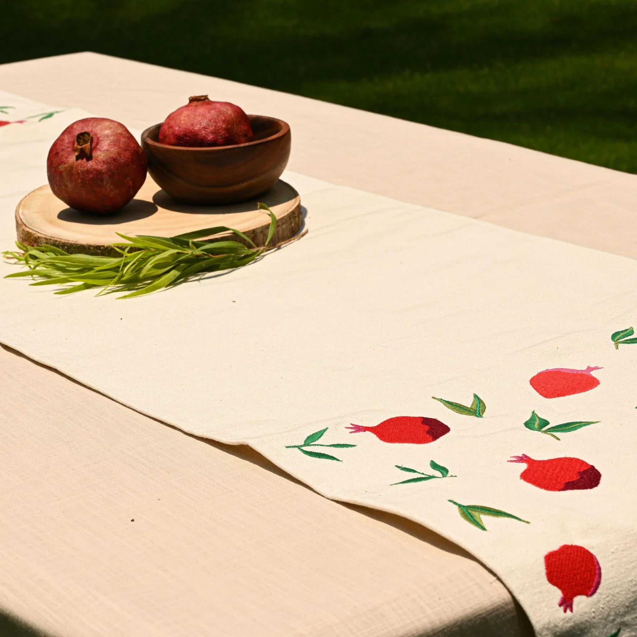 Pomegranate Table Runner - Ticas 5