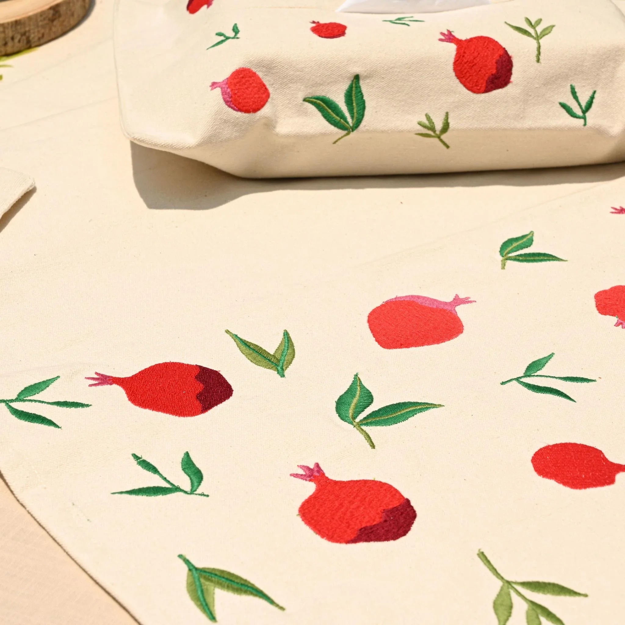 Pomegranate Table Runner - Ticas 6