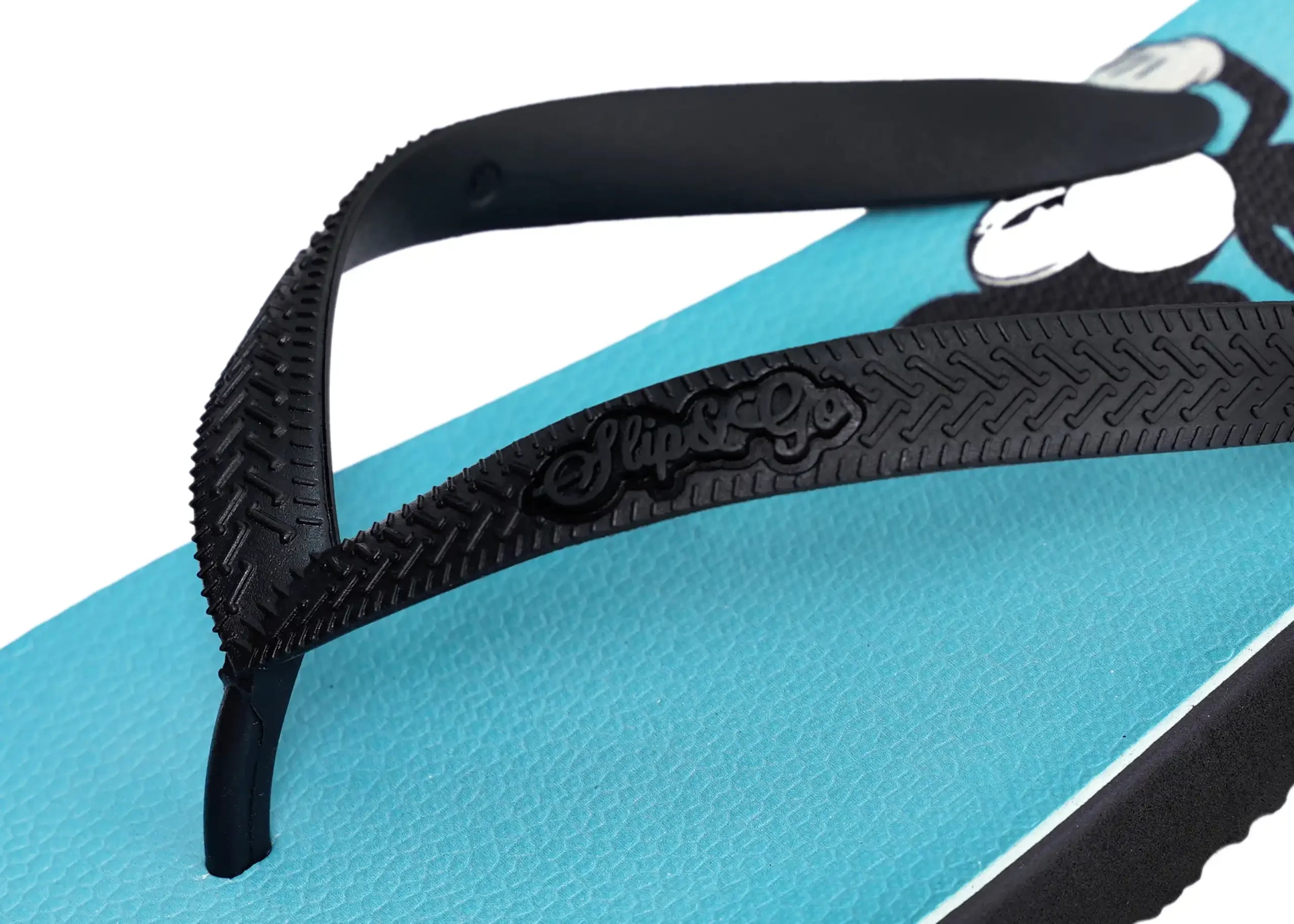 Slip&Go - Mickey & Friends Premium Women's Comfort Slipper 2