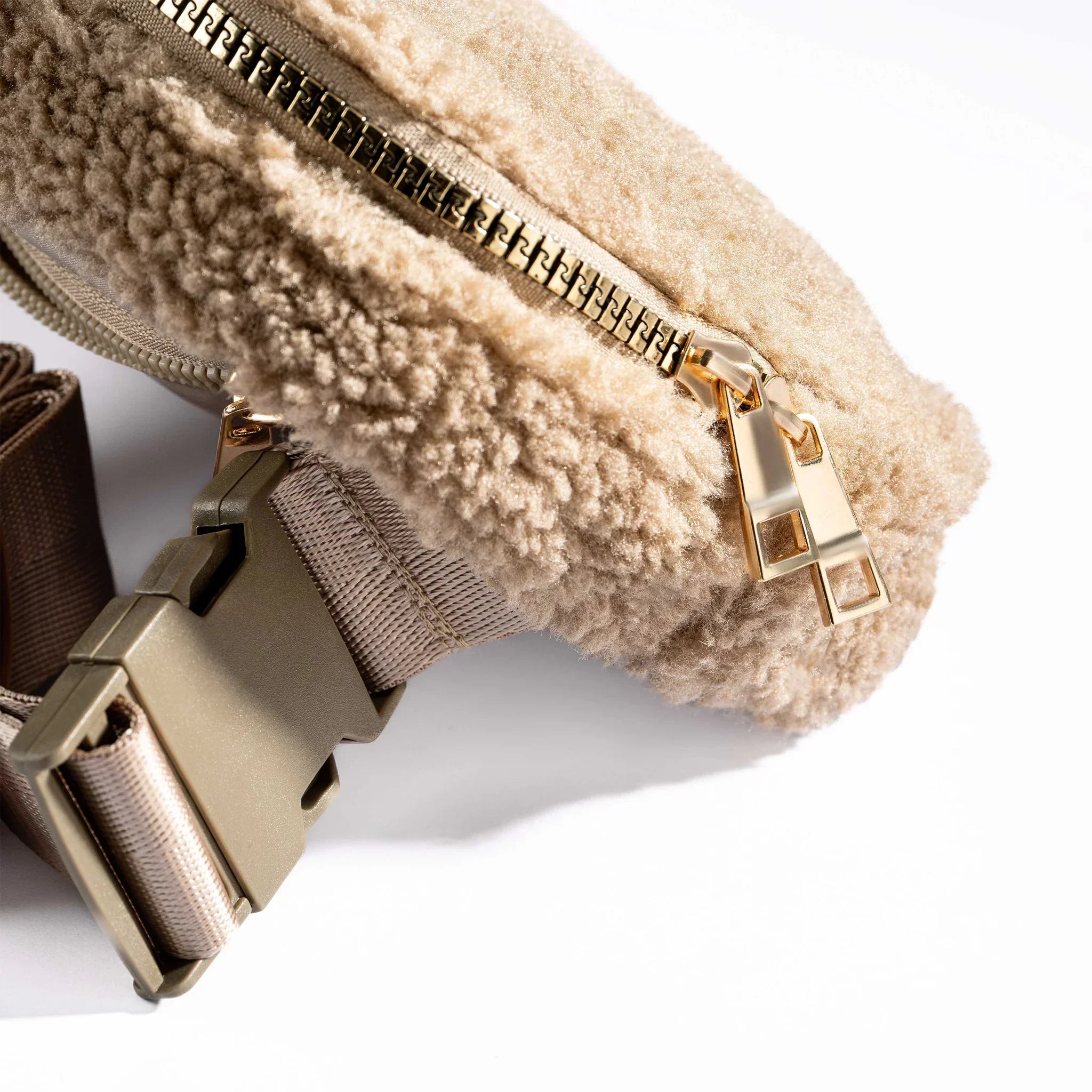 The Fuzzy Belt Bag - Bfeerce - Babazzaro