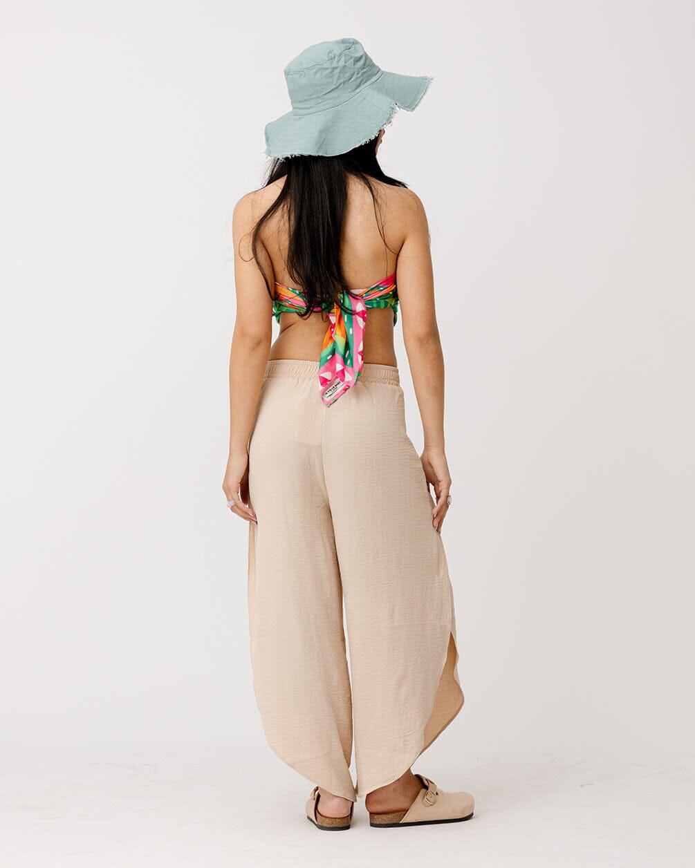 In your shoe - Beige Slit Pants 3