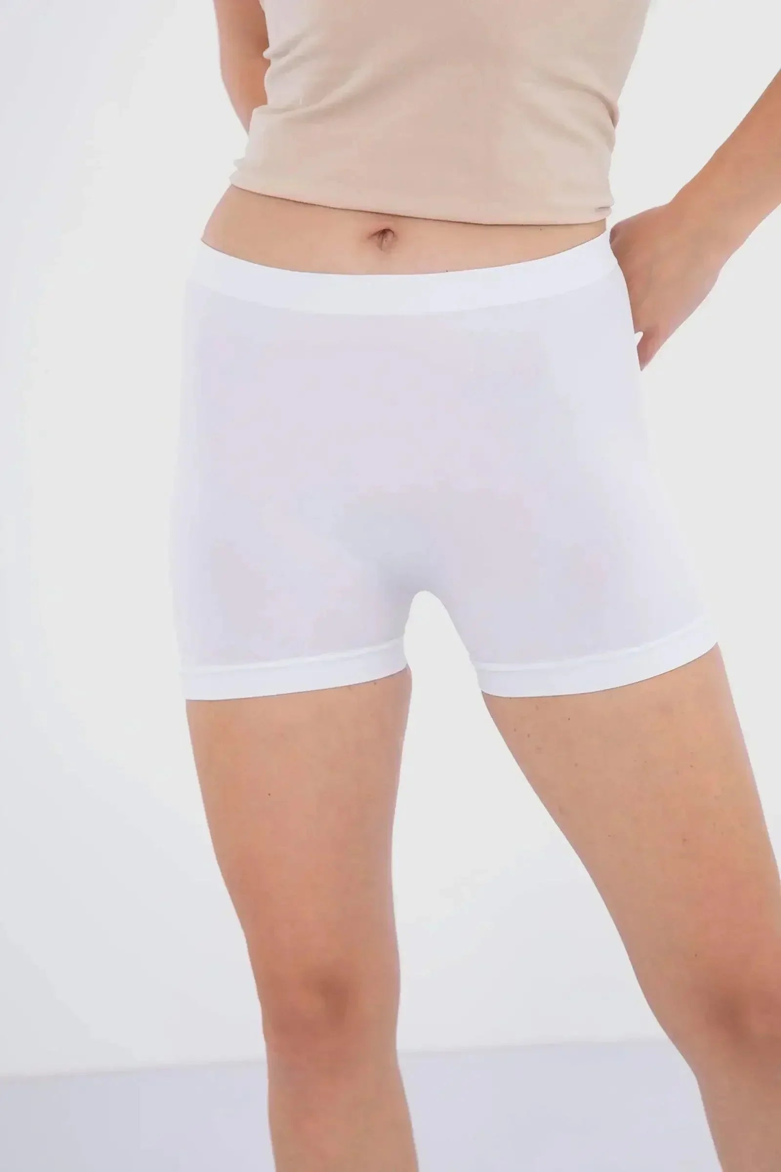 Carina - Basic Microfiber Hot Short 14