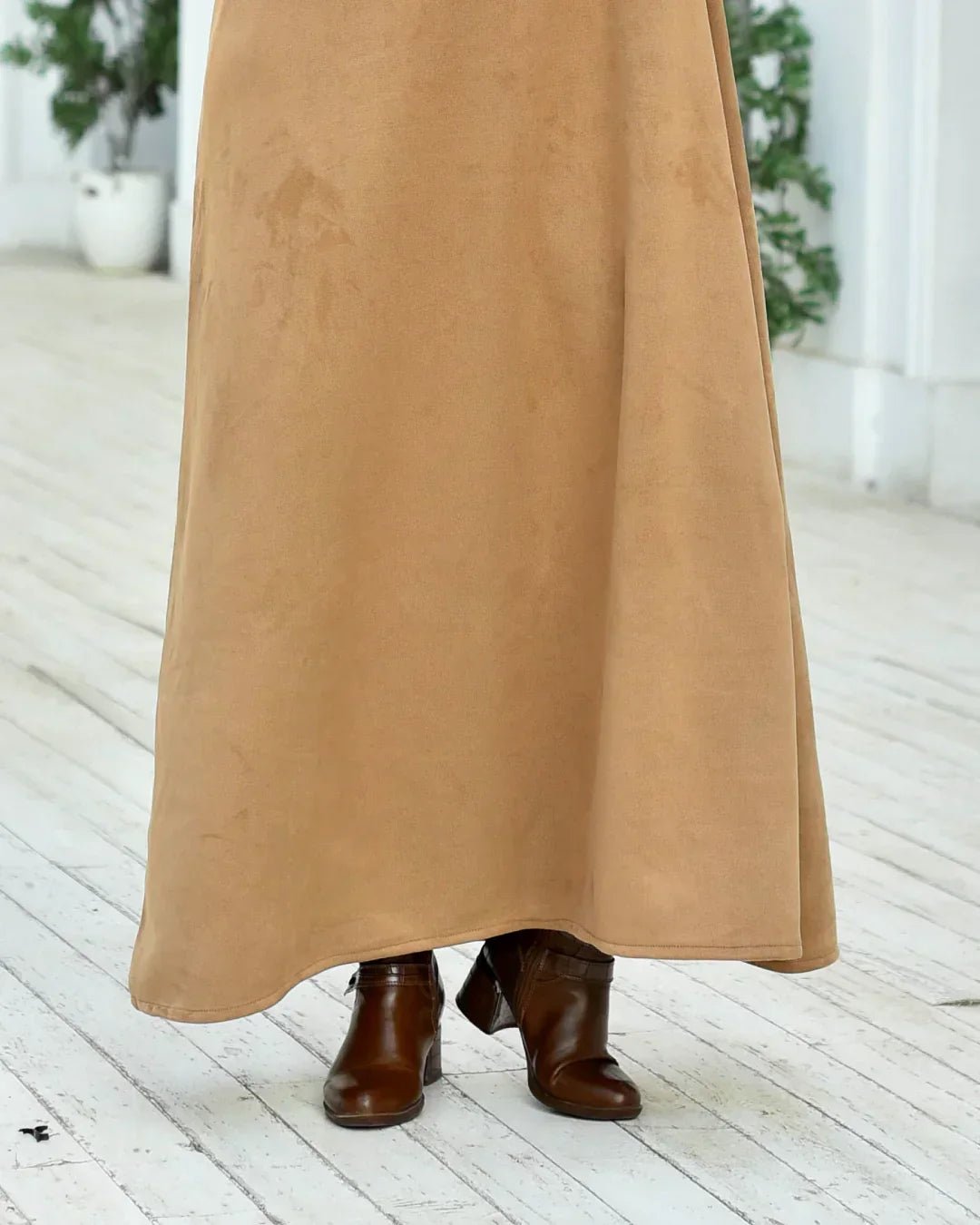 ESSENCE SUEDE Basic Dress - Queenza - Babazzaro
