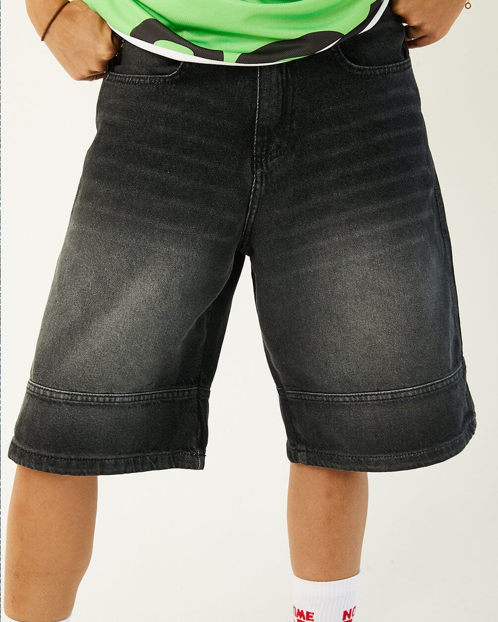 In your shoe - Grey Washed Jorts 3