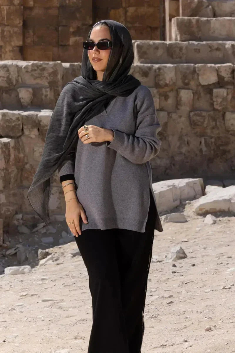 Relaxed Fit Side-Slit Pullover - Carina 14