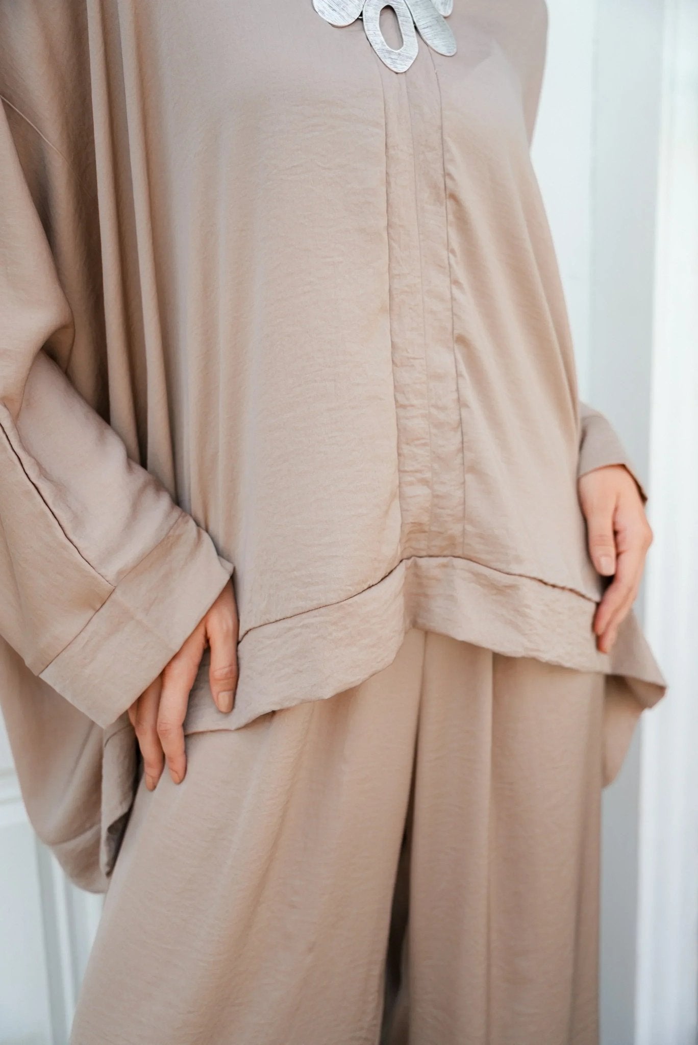 silk beige set - Dress Code - Babazzaro