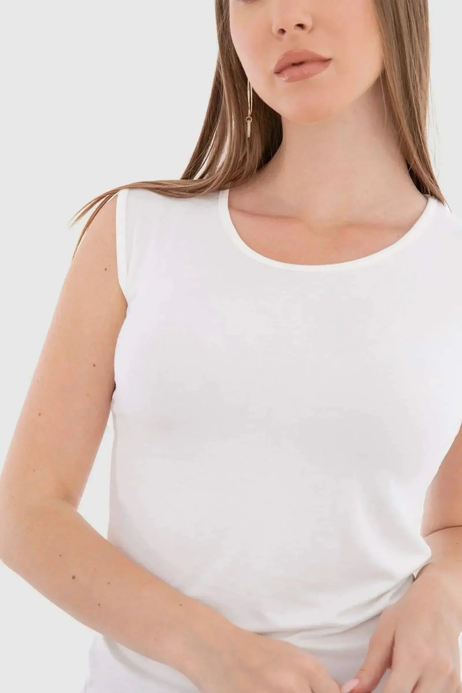 Carina - Sleeveless Crew Neck Top 19